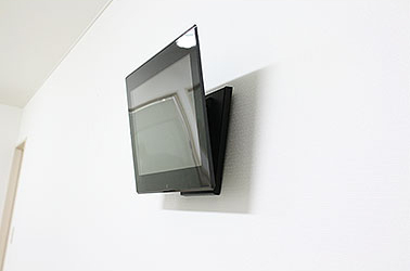 取り付け金具・スタンドを壁掛けで使用したイメージ